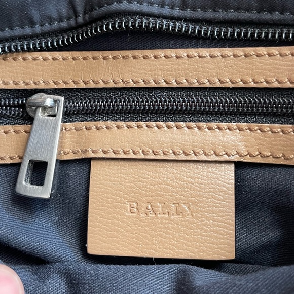 Vintage Bally Nylon and Leather shoulder bag - Picture 7 of 8